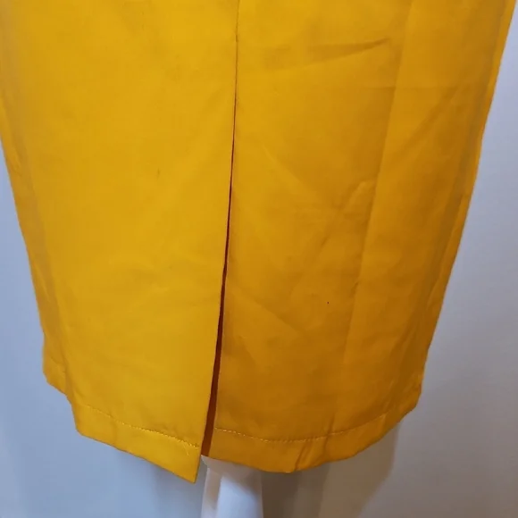 Elegant Yellow Dress with Gold Accents - Picture 9 of 11